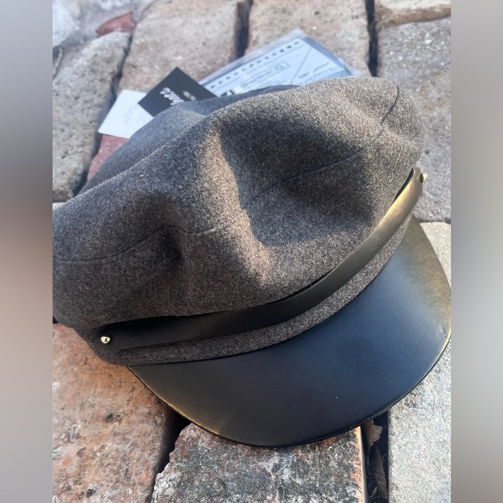 Comhats adjustable hat